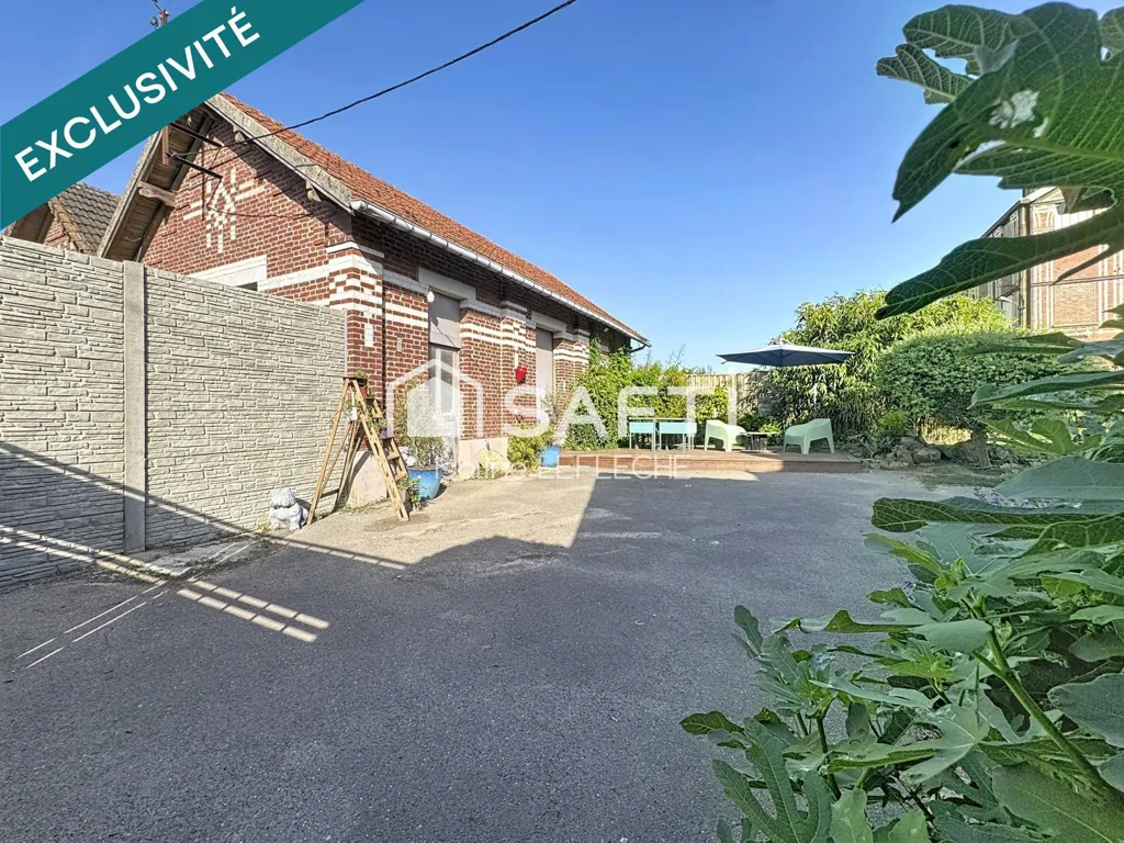 Jardin - Maison en Brique avec Garage et Dépendances près de Péronne