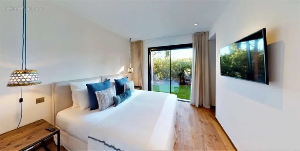 Chambres - Villa Luxueuse avec Piscine à Saint-Tropez