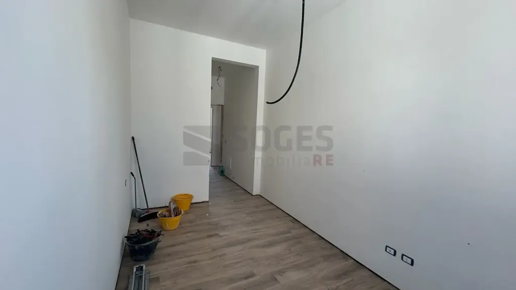 Pièces - Newly Built Trilocale with Terrace in Florence