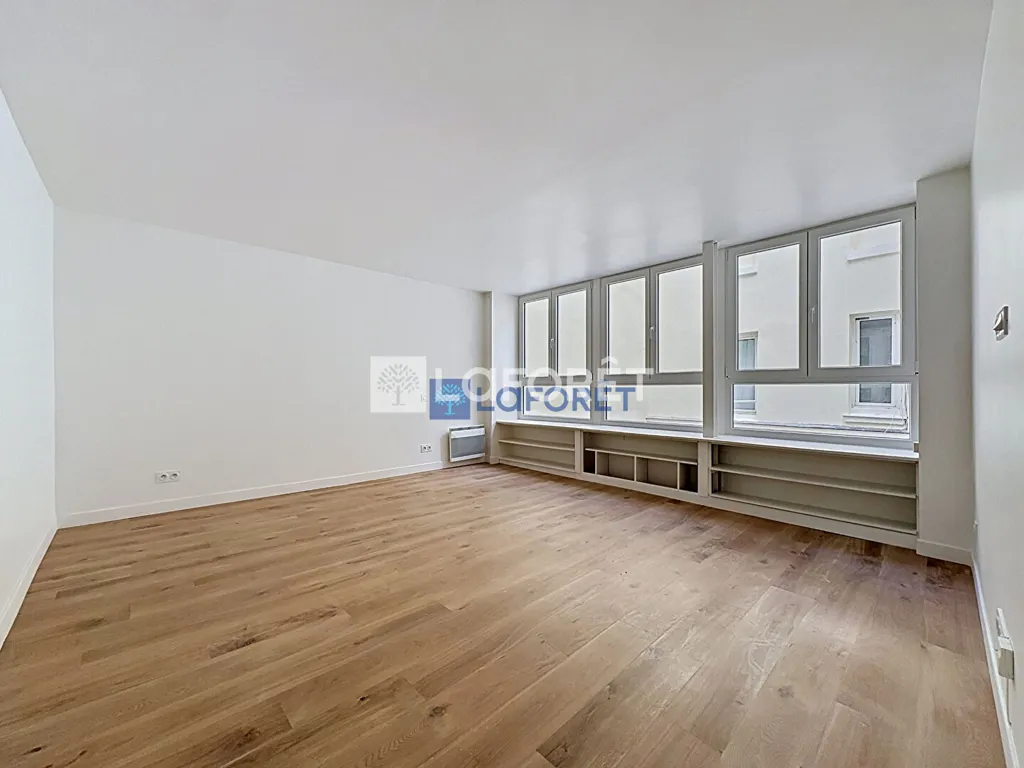 Pièces - Studio Rénové au Centre de Suresnes
