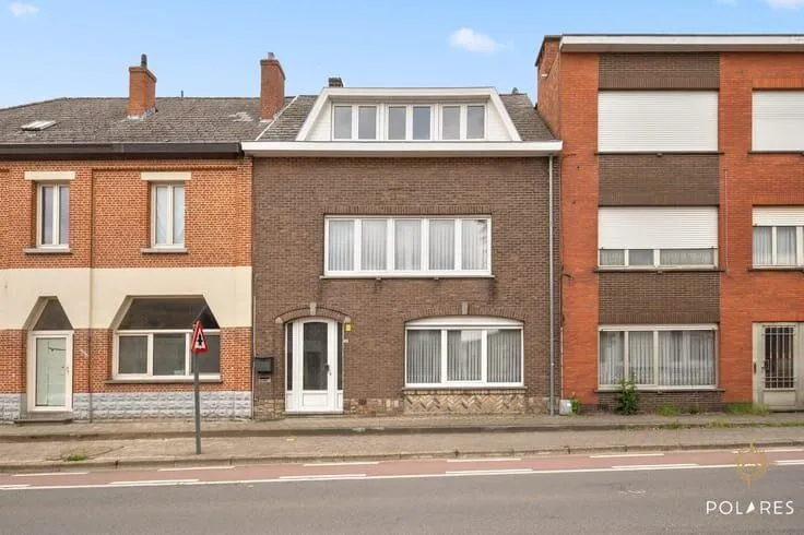 House with Separate Ground Floor Unit in Centre