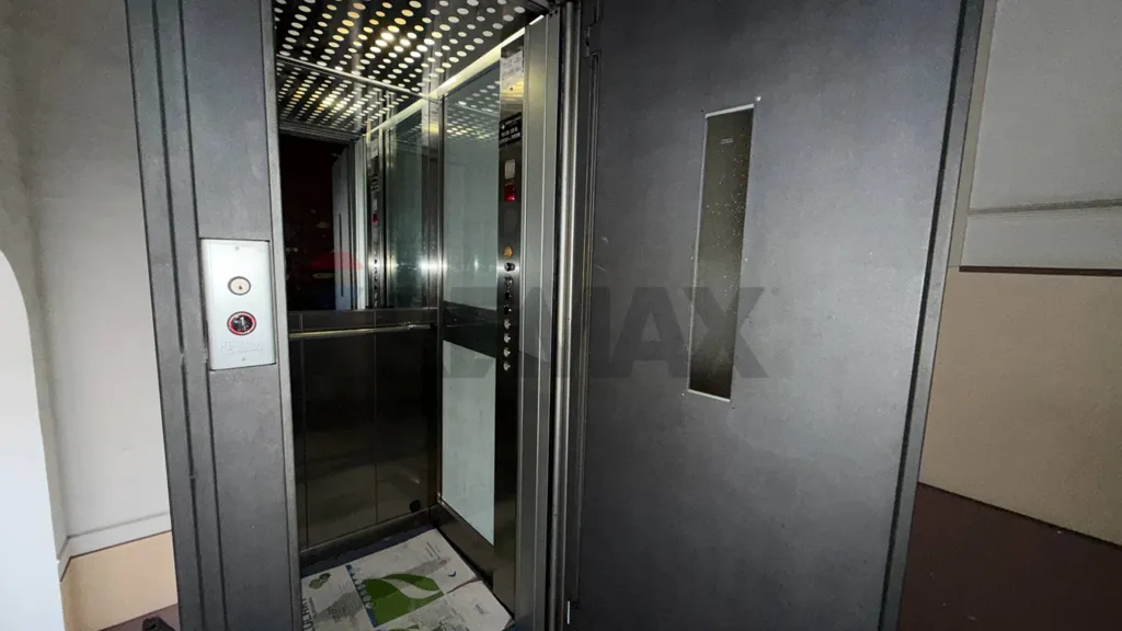 Esik - Apartment with Balcony in Catania Centre