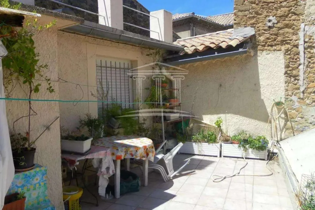 Aed - 10-Room Apartment with Terrace in Sorgues