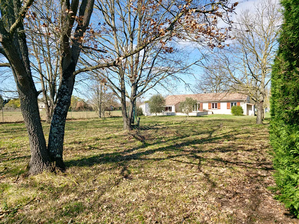 Jardin - Maison avec Piscine et Dépendance à Poucharramet