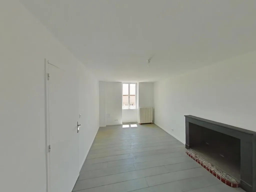 Stanze - Character House with Private Garden in St Julien l'Ars