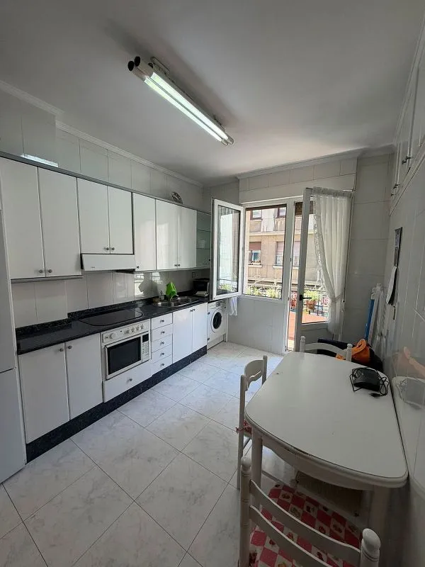 Köök - Apartment with Balcony in Bilbao