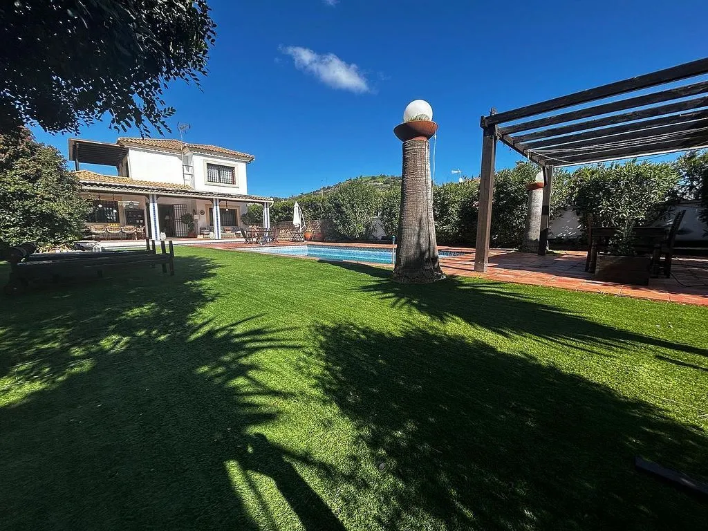 Jardin - Chalet with Pool and Terrace in Alcolea