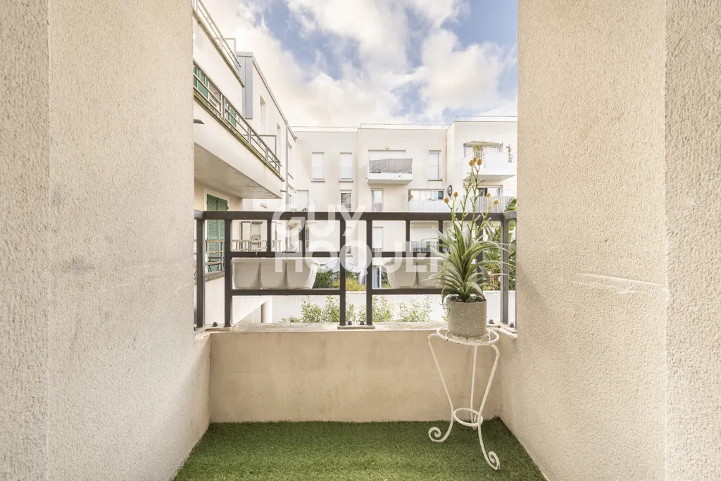 Rõdu - City Centre Flat with Balcony in Paris