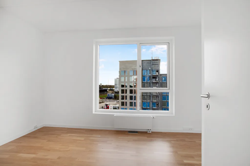 Pièces - 2-Bedroom Apartment with South-Facing Balcony