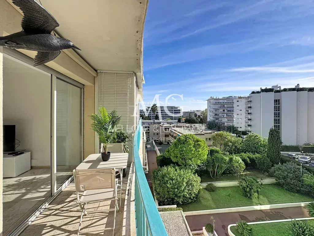 Rõdu - 3-Bedroom Seafront Apartment in Cannes