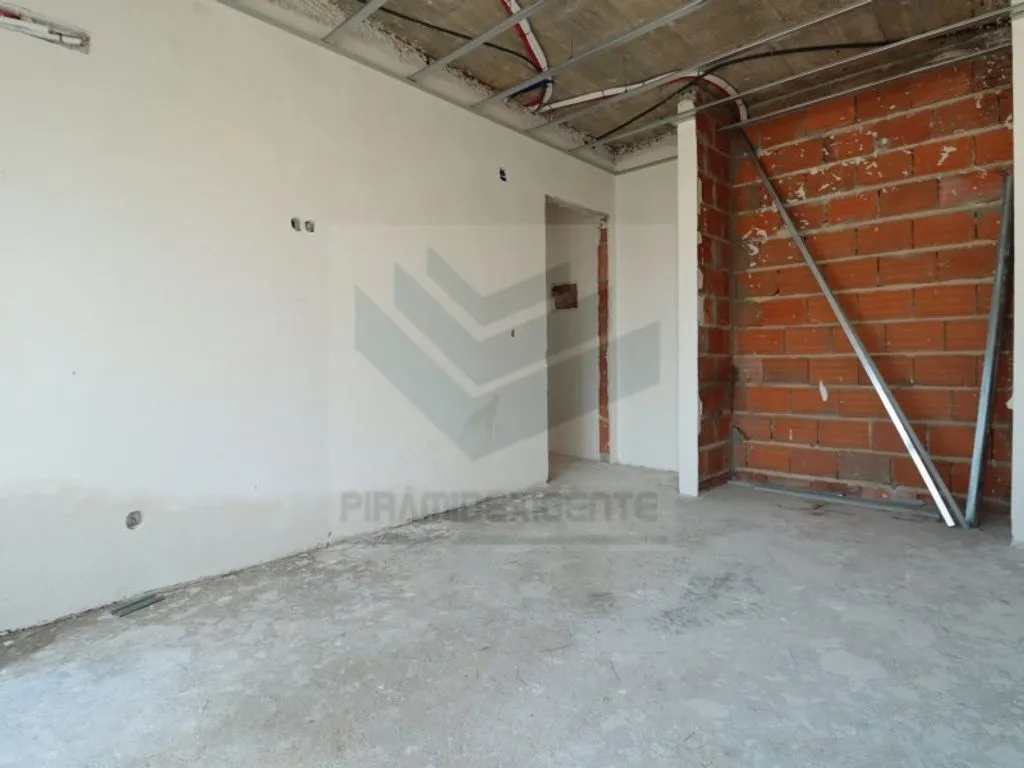 Pièces - Contemporary Duplex with Pool in Azeitão