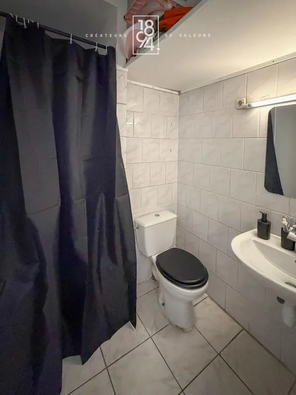 Salles de bain - Appartement Lumineux au Dernier Étage à Baille / Timone