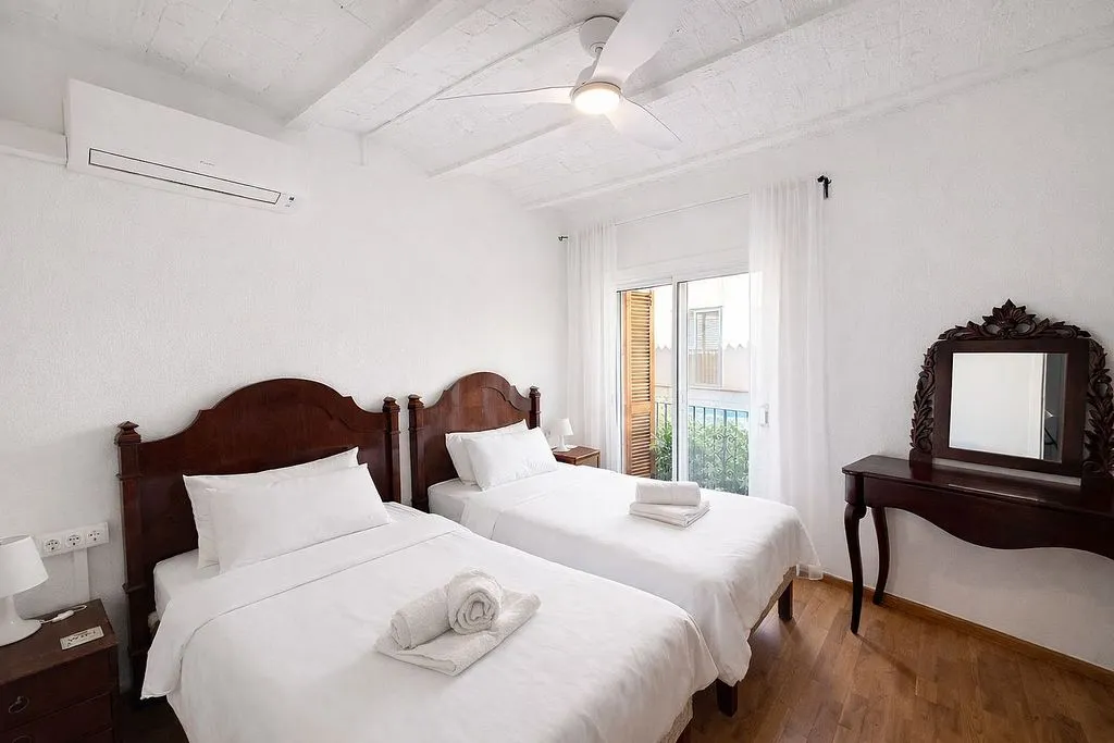 Chambres - Terraced House with South Terrace in Sitges Centre