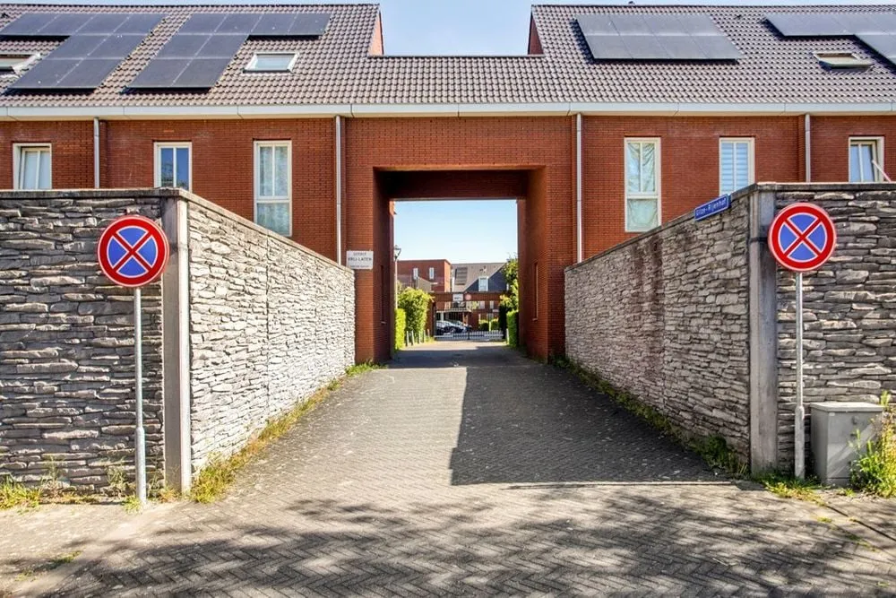 Exterior - Eco-Friendly Corner House with Two Parking Spots in Nootdorp