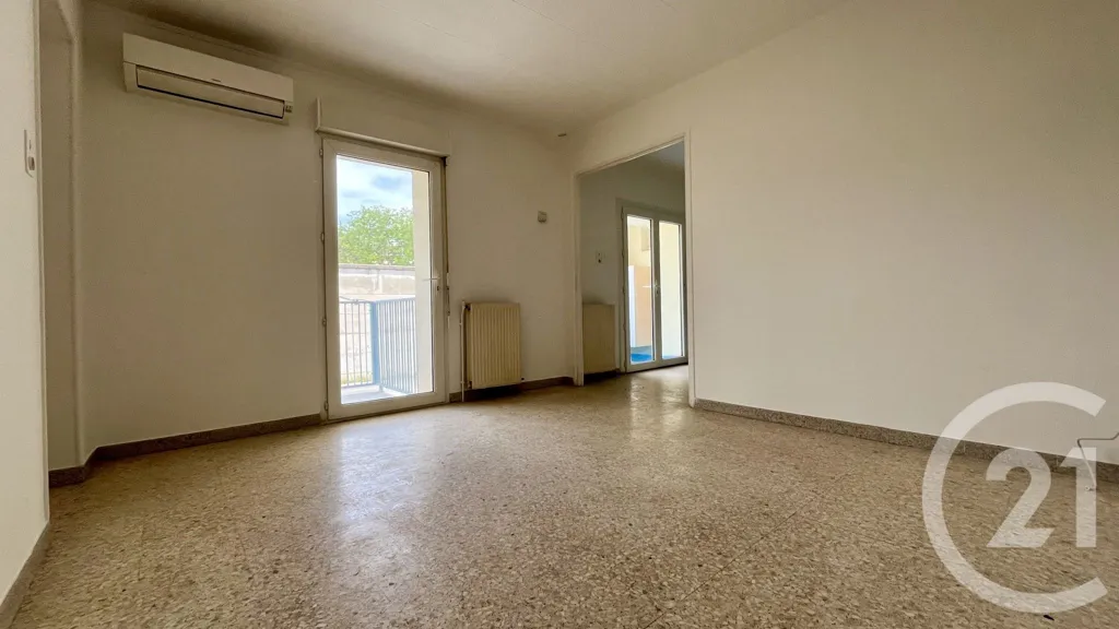 Toad - 2-Bedroom Apartment with Terrace in Ales