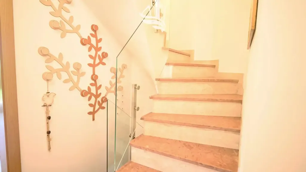 Pièces - Villa with Garden in Cortaccia