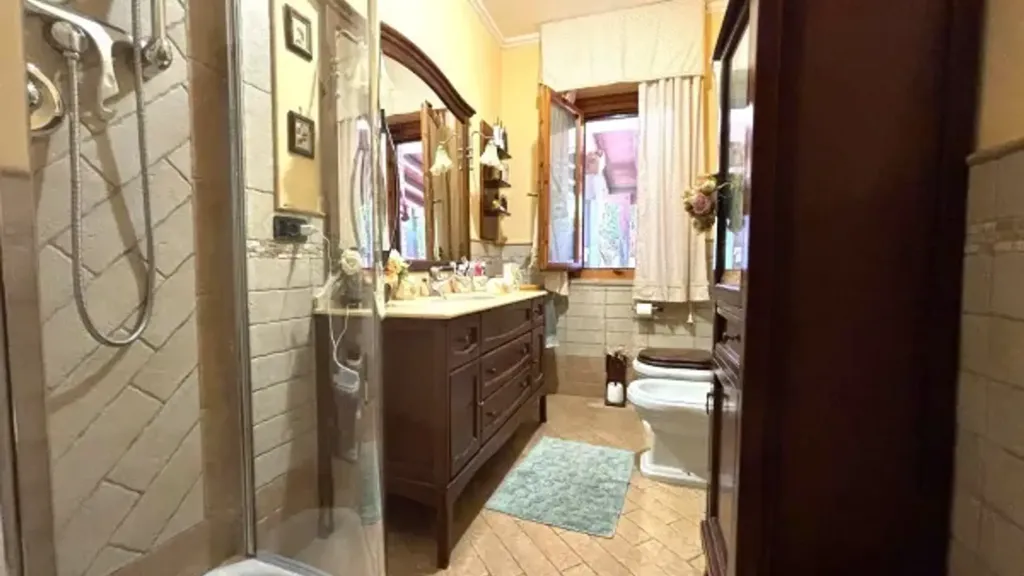 Bagni - Bifamiliar Villa with Garden in Ardea