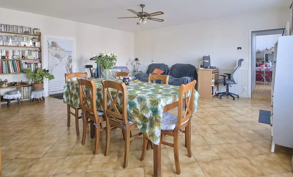 Salle à manger - Maison avec Jardin et Garage à Les Magnils Reigniers