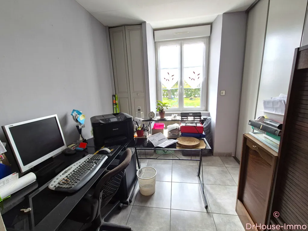 Bureau - Maison en Pierres avec Bureau et Dépendance à Domfront