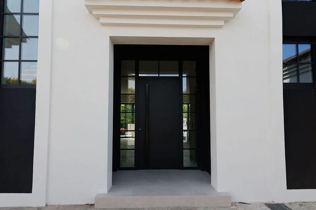 Exterior - Chalet with Pool and Terrace in Sotogrande