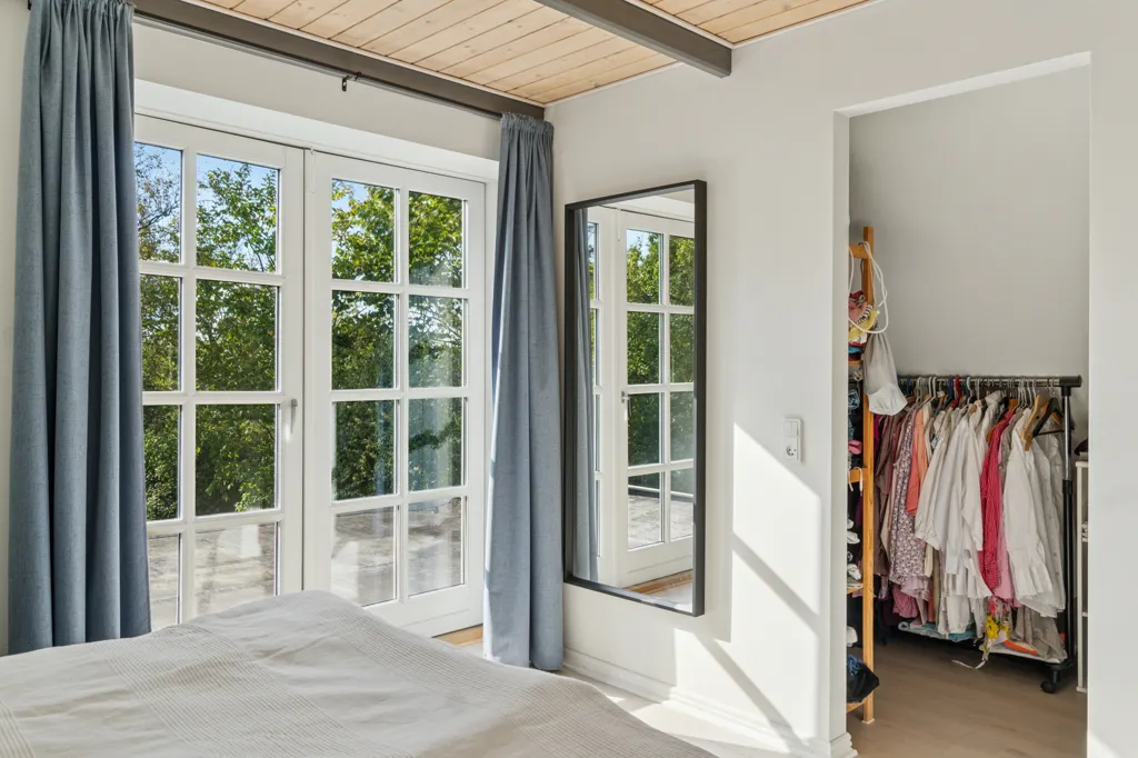 Chambres - Renovated Farmhouse with Open Fields in Låstrup