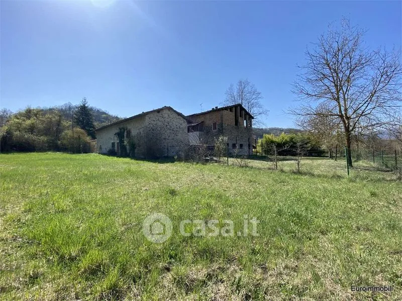 Aed - Rustic Stone Farmhouse with Vineyard in Canossa