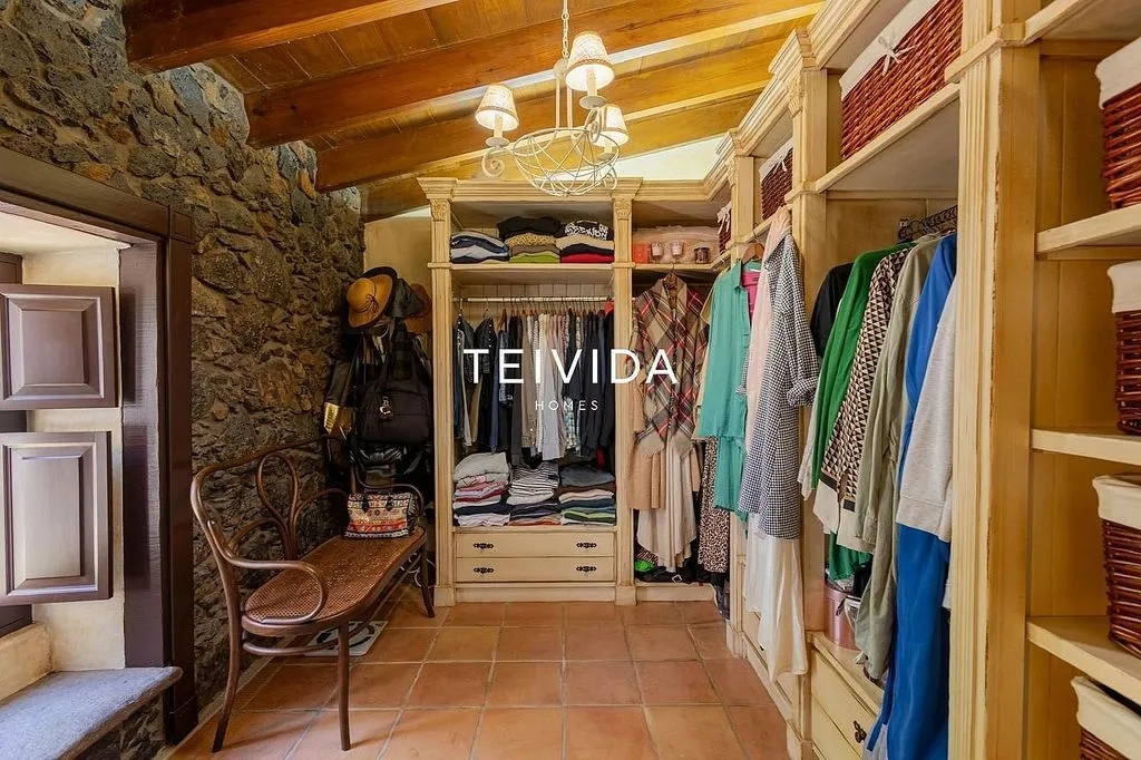 Rooms - Villa with Pool and Bodega in El Rosario