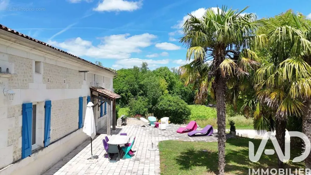 Aed - Charentaise House with Garden in Bouteville