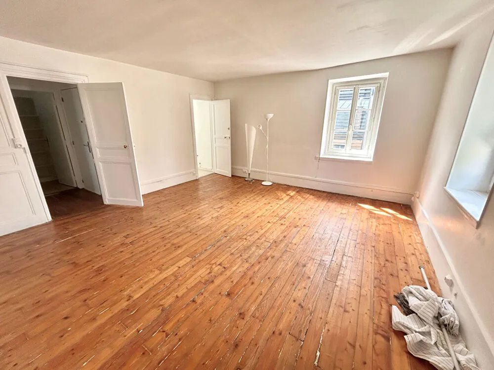 Toad - Bright 2-Bedroom Apartment in St Germain en Laye