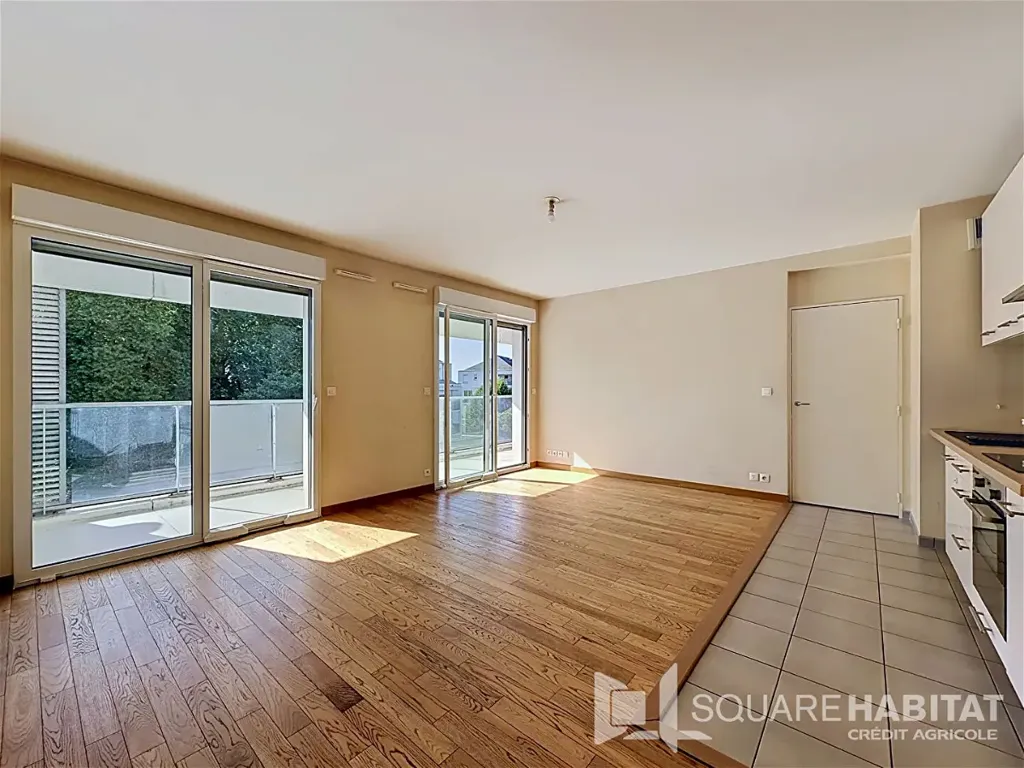 Séjour - Appartement 3 Pièces avec Balcon à Rennes