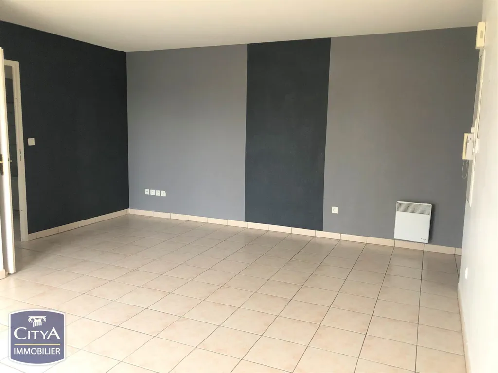 Stanze - 2-Bed Flat with Balcony in Avion