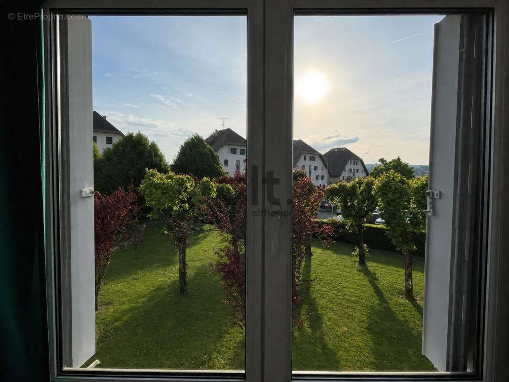 Toad - 3-Bed Apartment with Balcony in Meythet