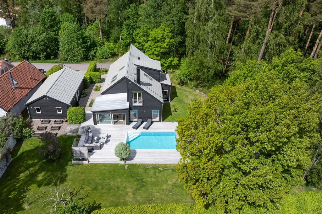 Õhuvaade - Luxury Villa with Pool in Ekängen