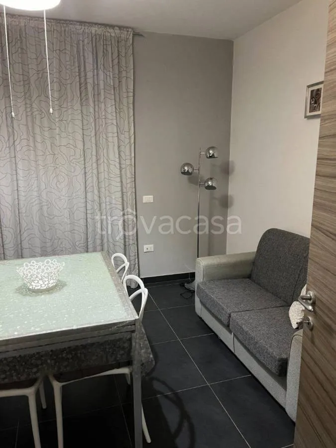 Séjour - Rearranged Apartment with Balcony in Aversa