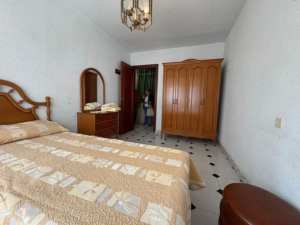 Chambres - 3-Bed Apartment with Balcony in Benidorm