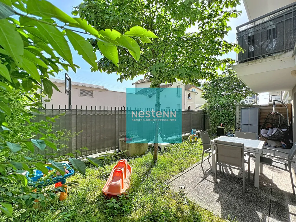 Aed - 3-Bed Flat with Private Garden in Franconville