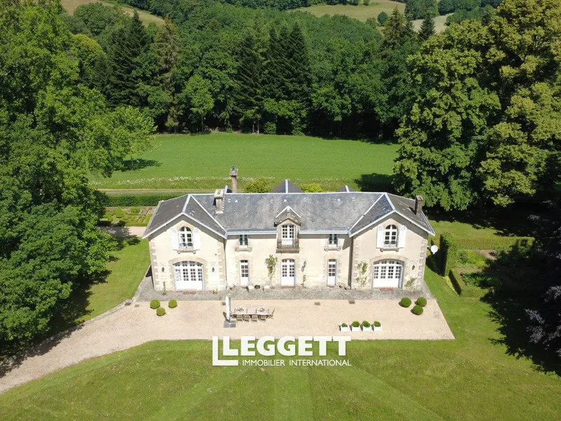 Vista aerea - Manor with Gîte in 7-hectare Park