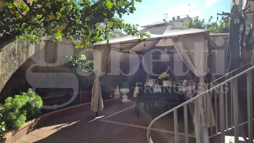 Terrass - Renovated Flat with Terrace in Bagnoli