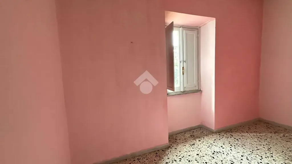 Toad - Three-Level Villa with Garden in Artena