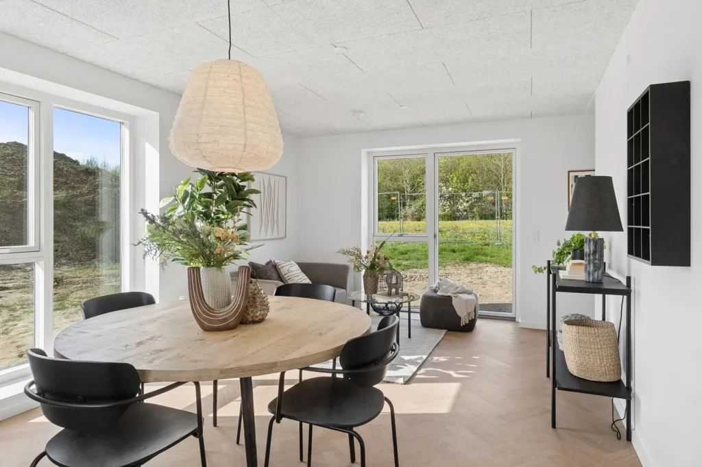 Sala da pranzo - Five-bedroom Terrace House with Terraces in Ringsted