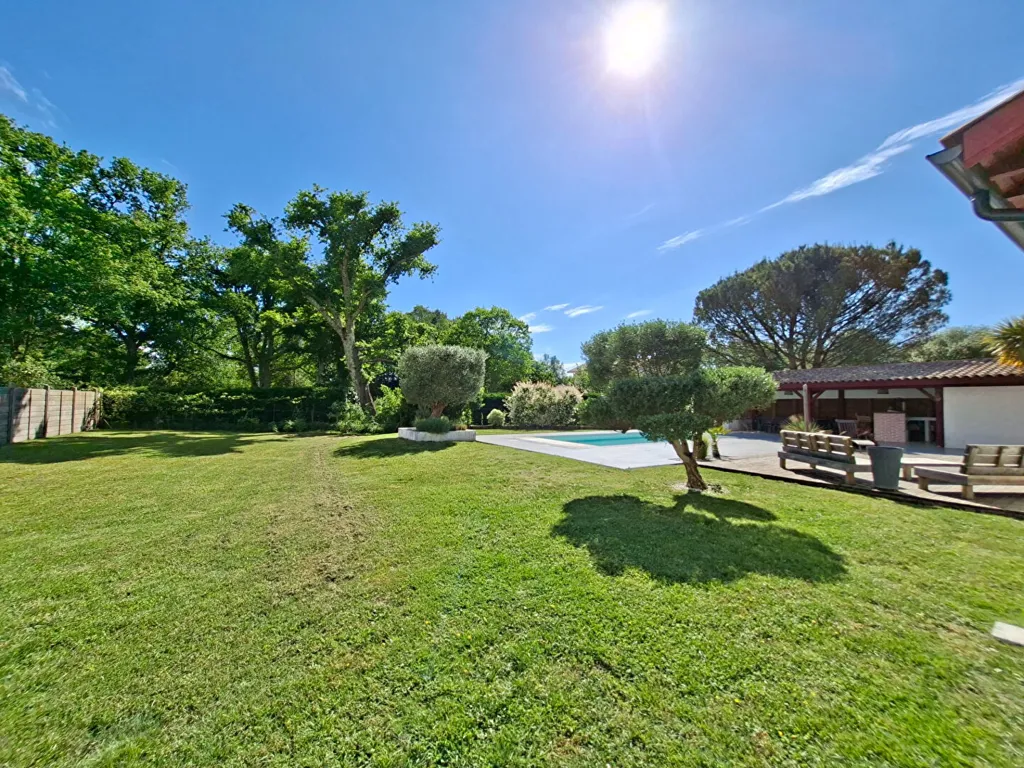 Aed - Charmant House with Pool in Linxe