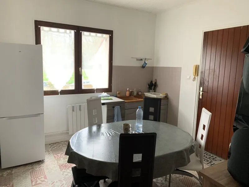 Kitchen - 2-Bedroom Apartment with Parking near Troyes Centre