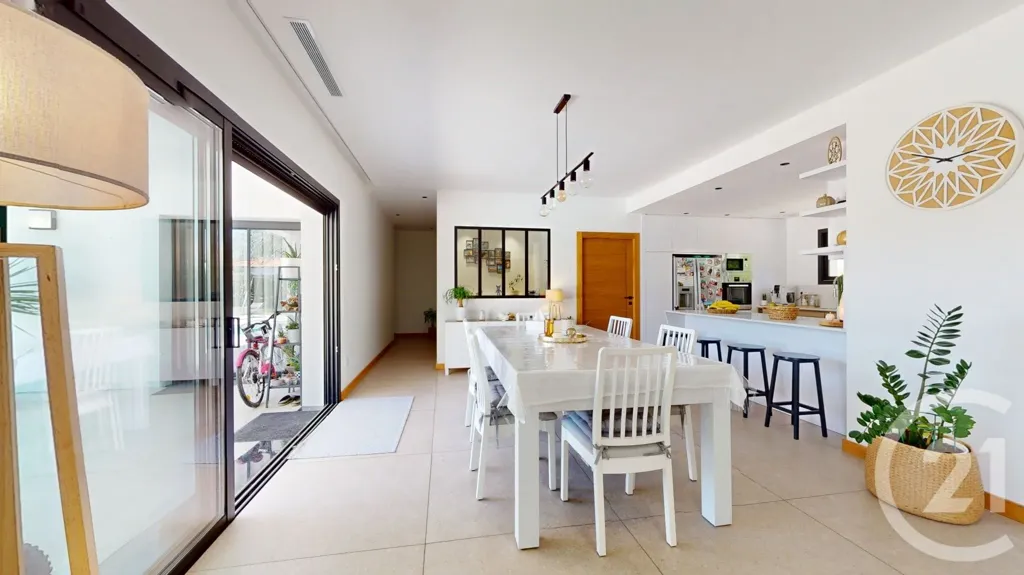 Salle à manger - Maison Contemporaine avec Piscine à Orthevielle
