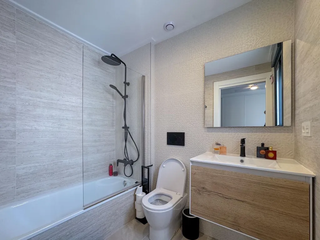 Salles de bain - Duplex with Rooftop Solarium in Playa del Cura