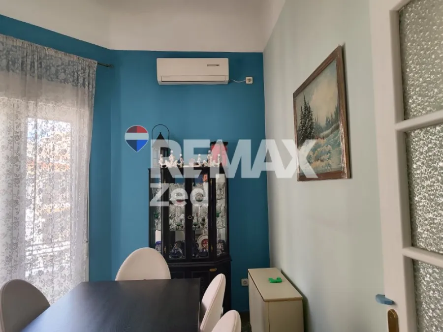 Söögituba - Apartment with Balcony in Piraeus, Tabouria