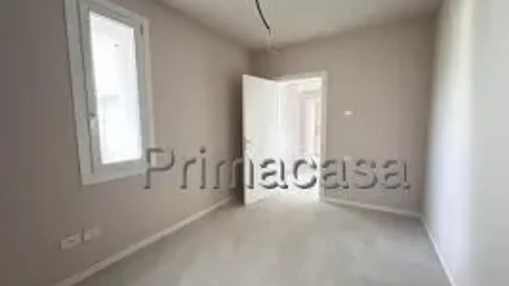 Pièces - New Four-Bedroom Apartment with Parking in Prevalle
