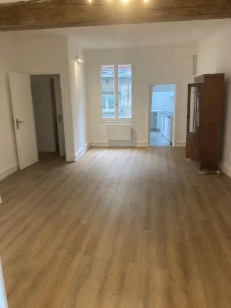 Elutuba - 3-Bedroom Apartment in Chartres