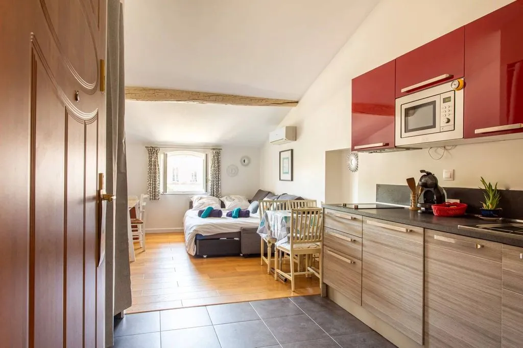 Cuisine - Ensemble d'Appartements Rénovés à Antibes