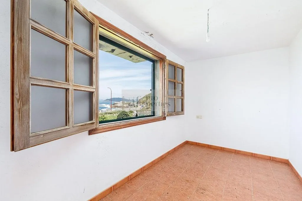 Pièces - Chalet to Renovate in Baiona