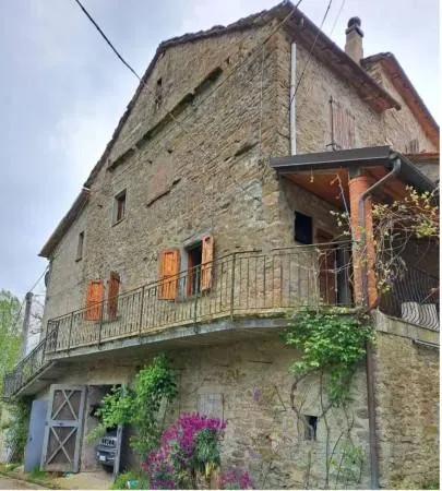 Välivaade - Casale with Loggia in Firenzuola
